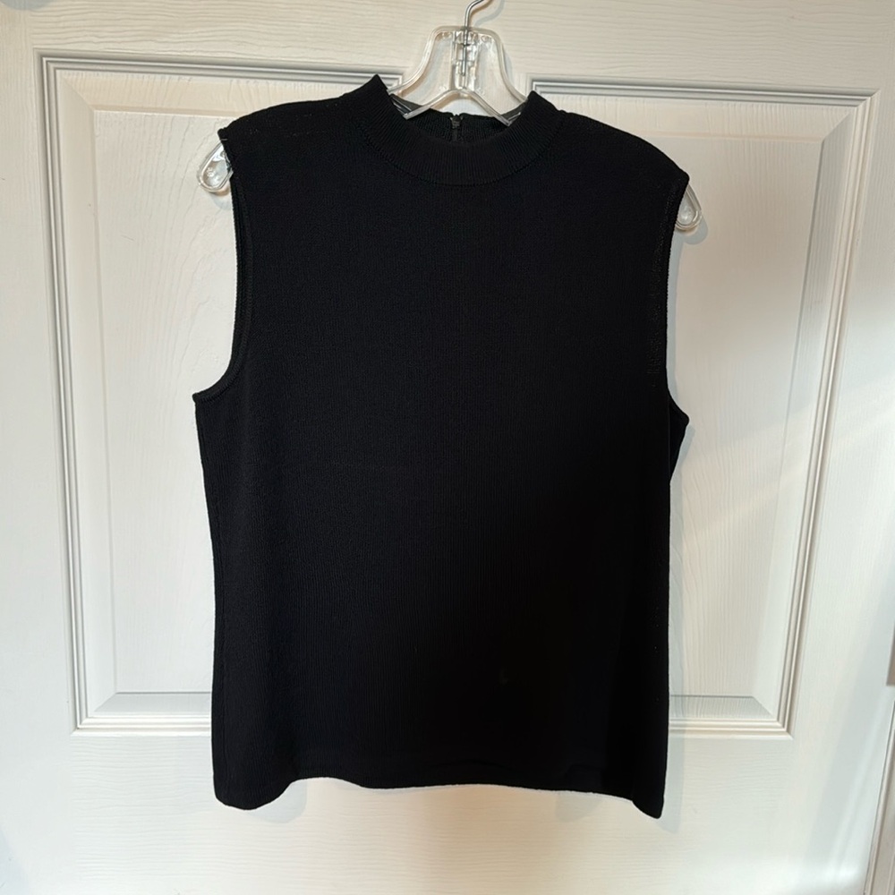 St. John Basics Women’s Black Knit Tank